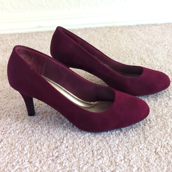 comfort plus by Predictions Shoes - Chic Plum Suede Heels